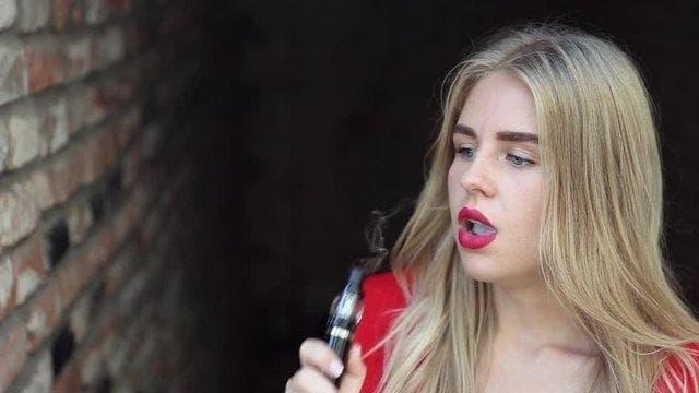 E-papierosy i najpopularniejsze smaki liquidów E-papierosy dla każdego smakosza