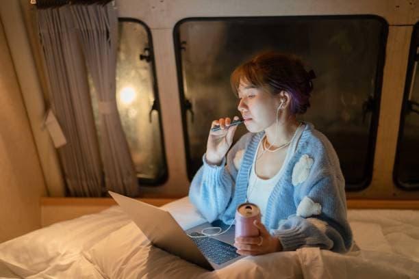 E-Papierosy w praktyce uczniów zs 1 pszczyna poradnik dla rodziców i nauczycieli jak rozpoznać i zapobiegać