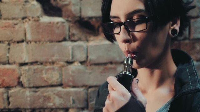 e-cigarettes i vape nation nowa era palenia e-cigarettes dla młodych fanów vape nation