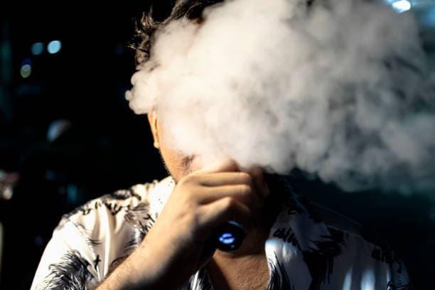 Jak połączyć IBvape e-cigarette z damski smoking w eleganckim wydaniu