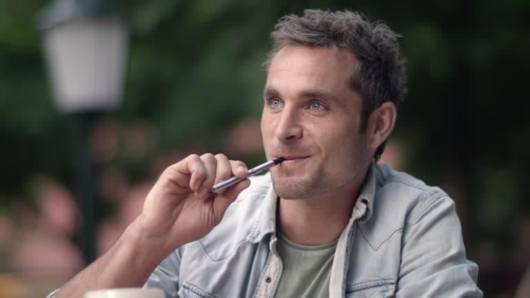 E-Papierosy Jednorazowe e dym piła przewodnik po sklepach markach i cenach